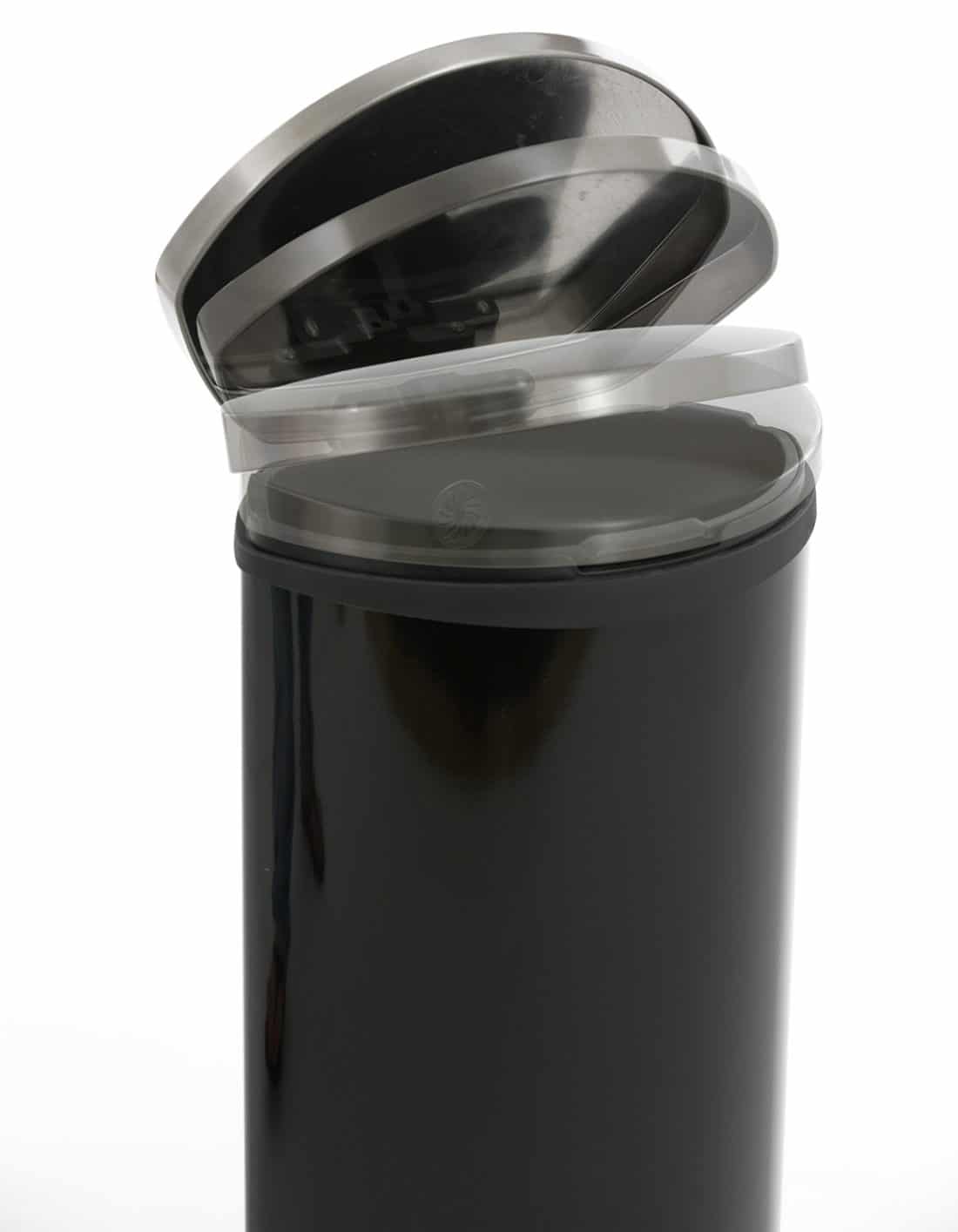 Shell Bin Step Bin 30L Black