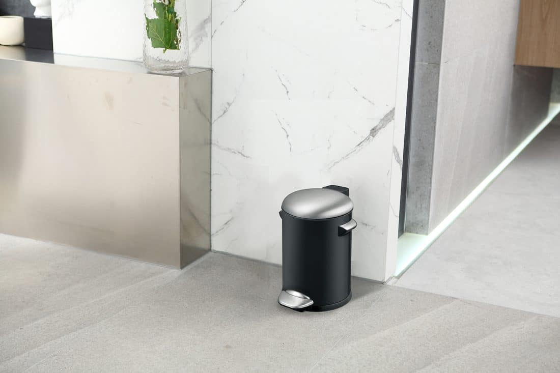 Belle Deluxe Step Bin 3L Black